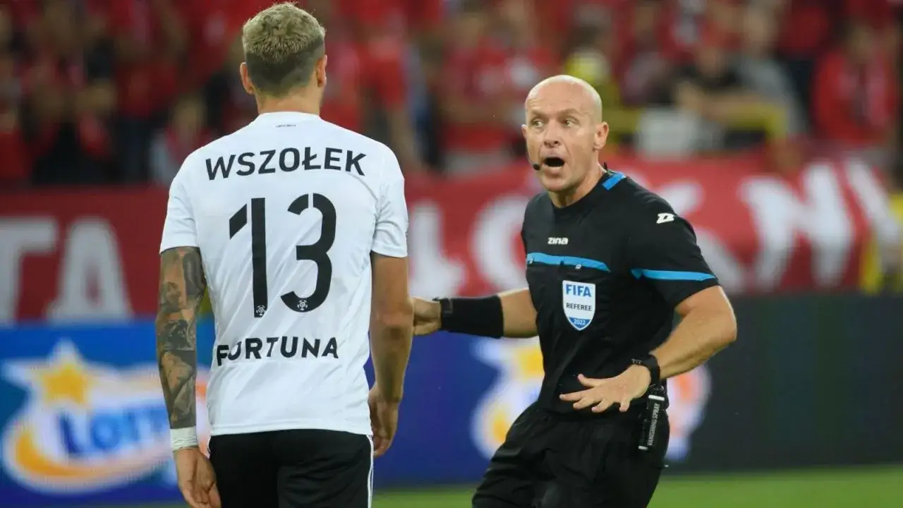 Zarobki sędziego Ekstraklasy - ile naprawdę zarabiają sędziowie?