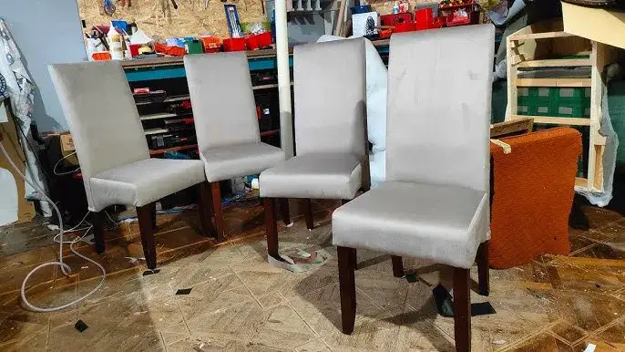 Jak tapicerować krzesło? Kompletny poradnik i oszczędności.