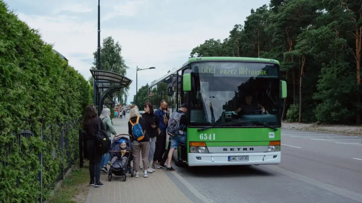 Jak dojechać do Karwii? Sprawdź najlepsze opcje transportu