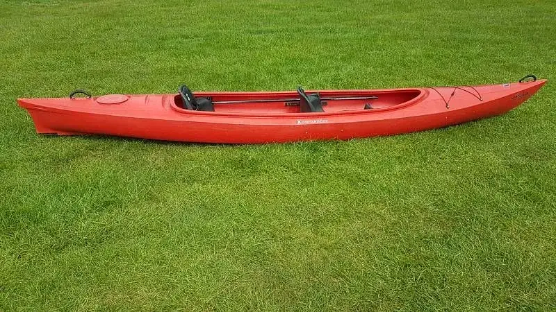 Ile waży kajak dwuosobowy? Odkryj, co wpływa na jego wagę