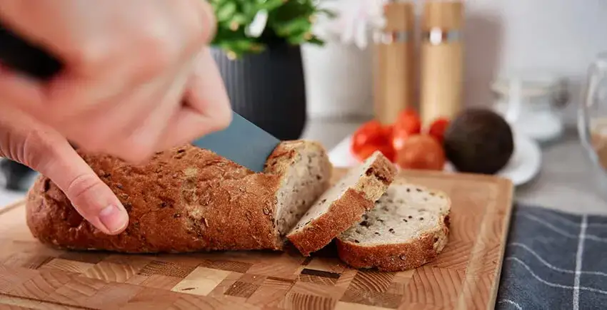 Jaki chleb ma najmniej kcal? Odkryj najlepsze opcje na diecie