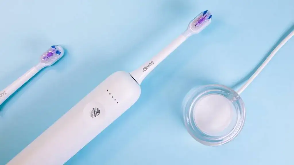 Szczoteczka soniczna czy oscylacyjna? Wybierz mądrze!