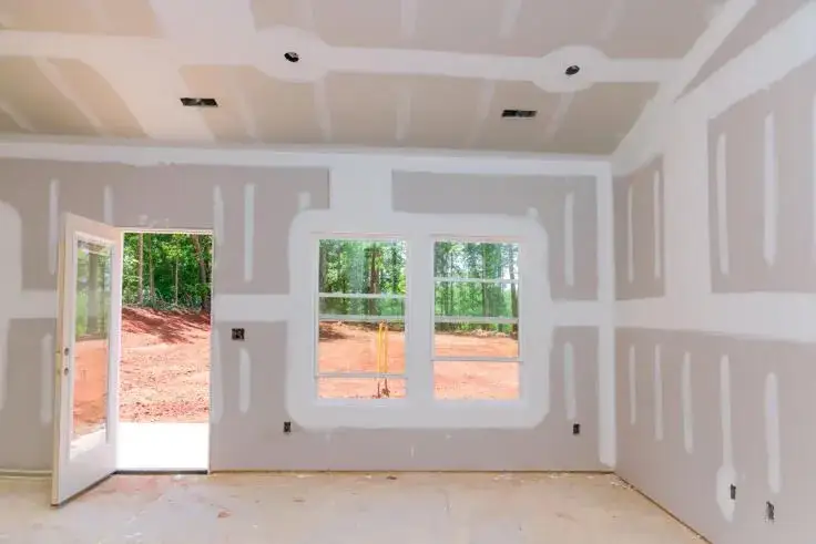 Ile kosztuje klamrowanie budynku? Poznaj ukryte koszty i czynniki