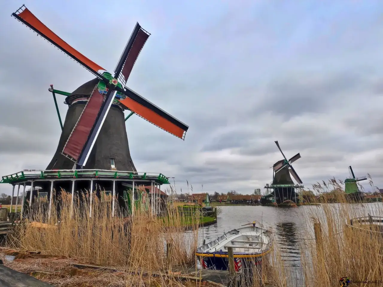 Zaanse Schans: Holenderskie wiatraki czy warto? Kompletny przewodnik