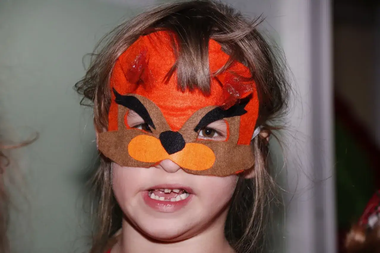 Jak zrobić strój wiewiórki dla dziewczynki - łatwe kroki i materiały