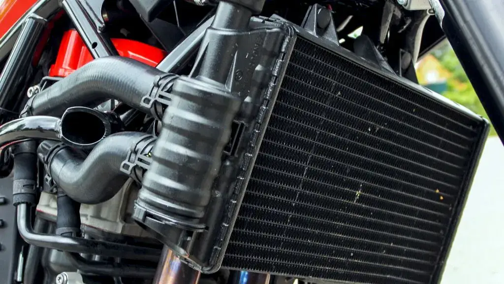 Jak umyć chłodnicę w motocyklu, aby uniknąć kosztownych napraw