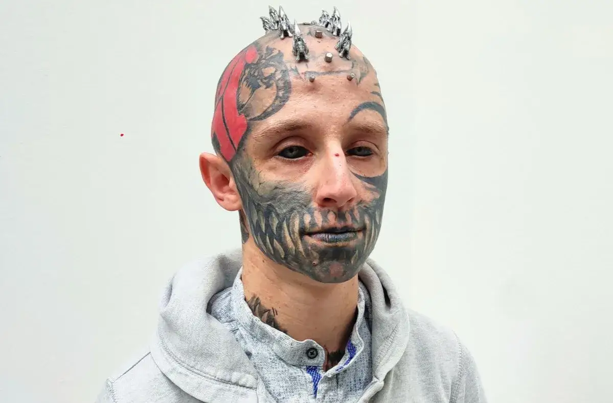 Czy piercing to grzech? Odkryj, co mówią religie o modyfikacjach ciała