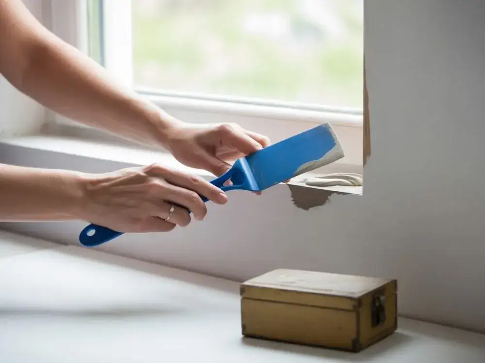 Jak załatać dziurę w karton gipsie - skuteczne metody naprawy