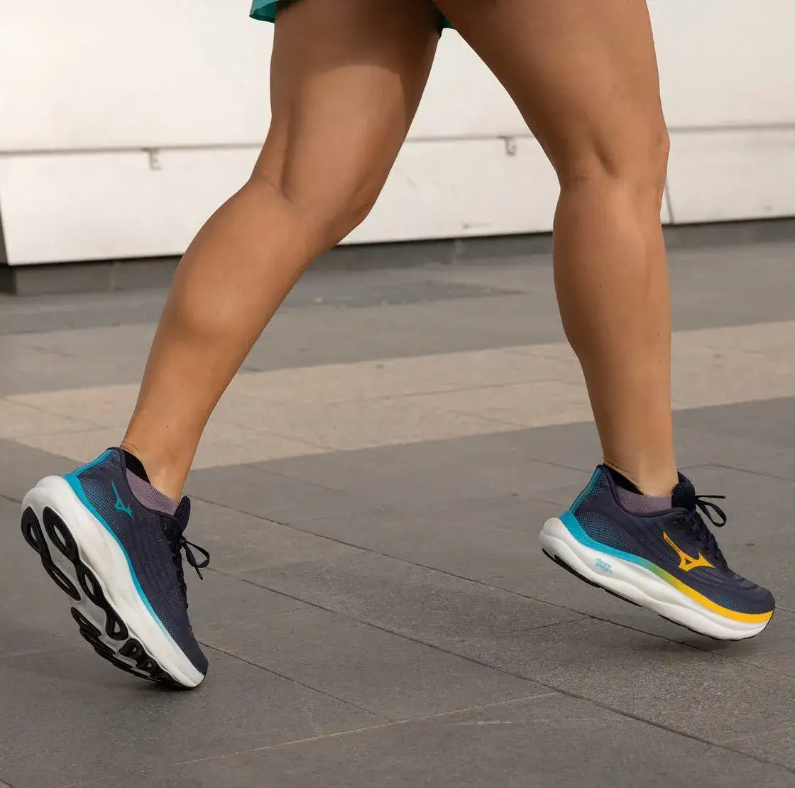 ¿Qué zapatillas de running elegir? Tu guía experta por pisada y terreno.