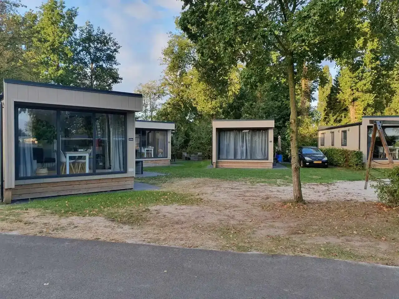 Wynajem domku letniskowego: jak uniknąć pułapek prawnych i podatkowych?