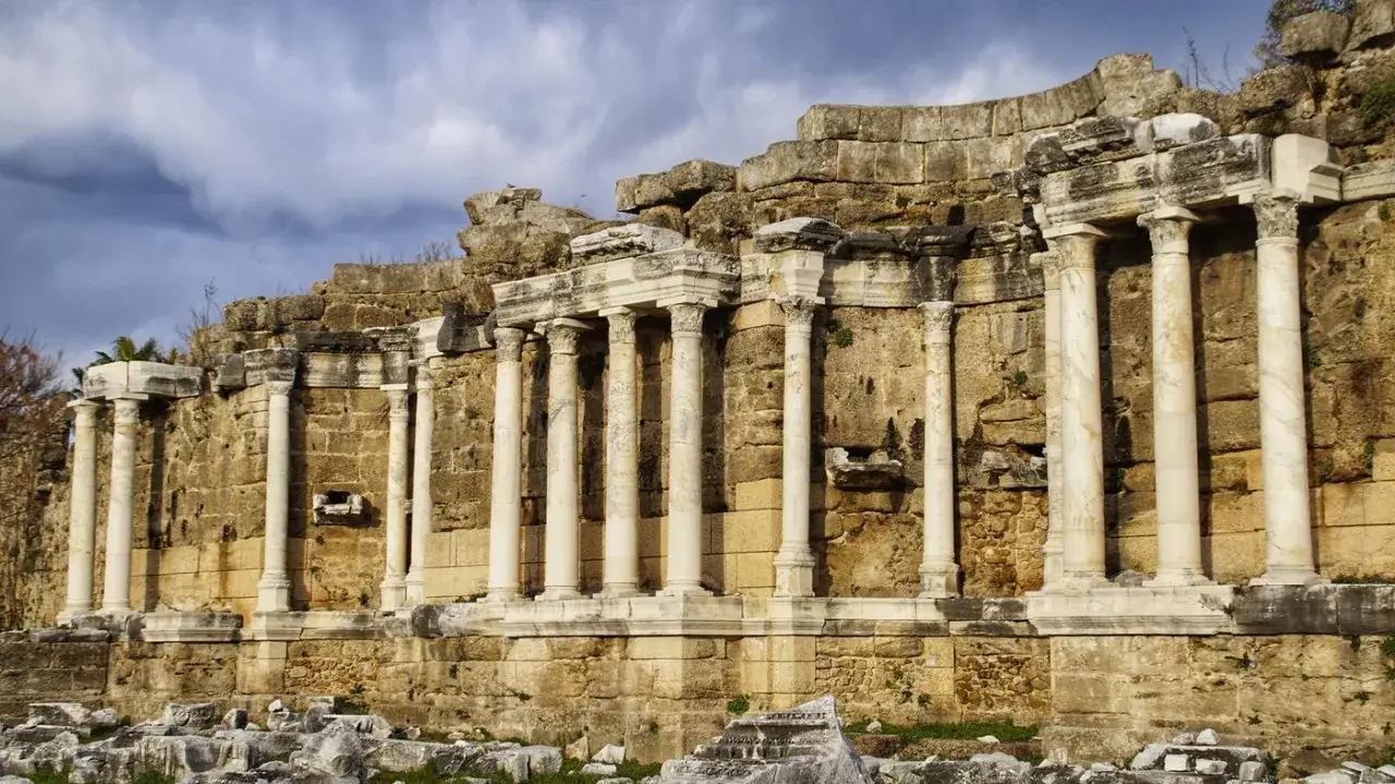 Najciekawsze atrakcje w okolicy Side, które musisz zobaczyć