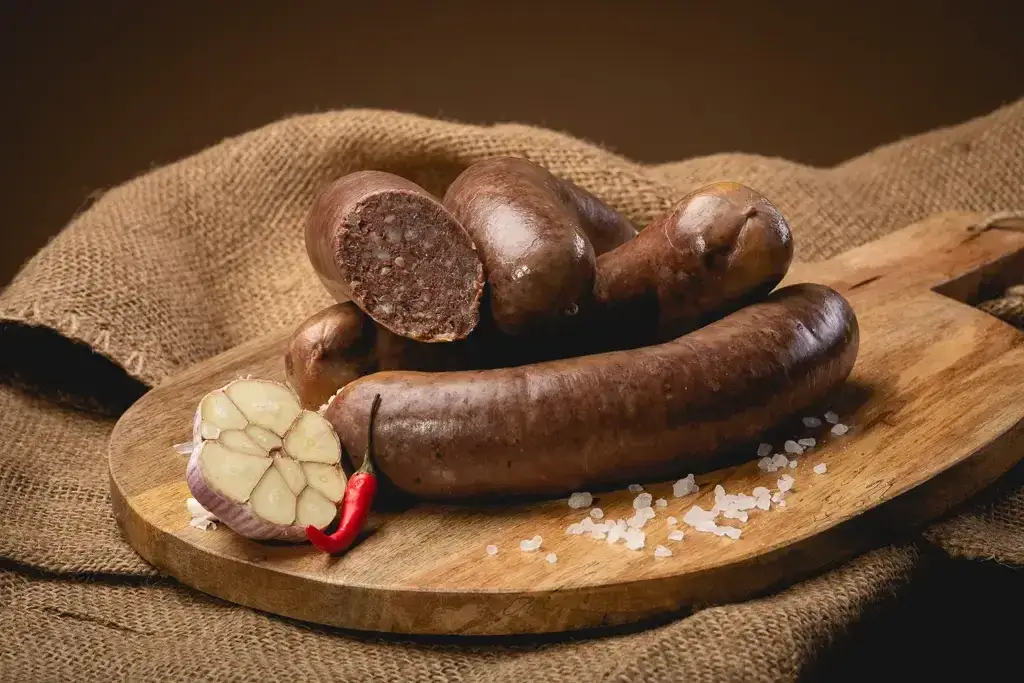 Co dodać do kaszanki, aby zaskoczyć smakiem i aromatem?