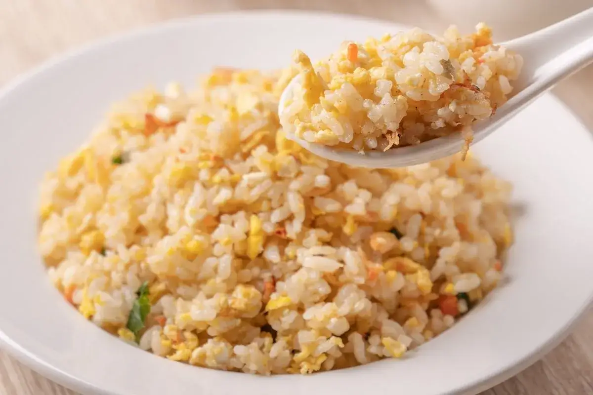 Jak ugotować ryż na patelni - proste triki na idealny smak