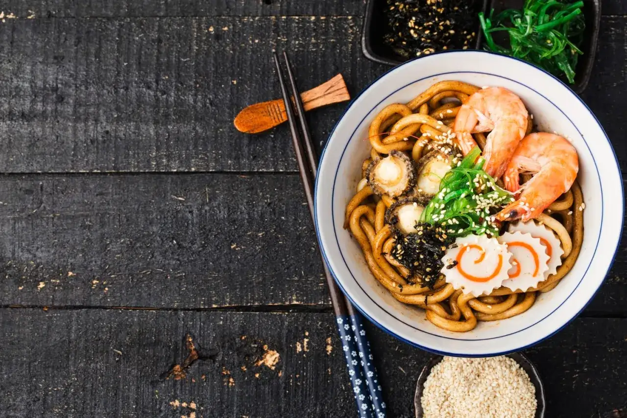 Jak ugotować ramen w domu? Autentyczny smak krok po kroku