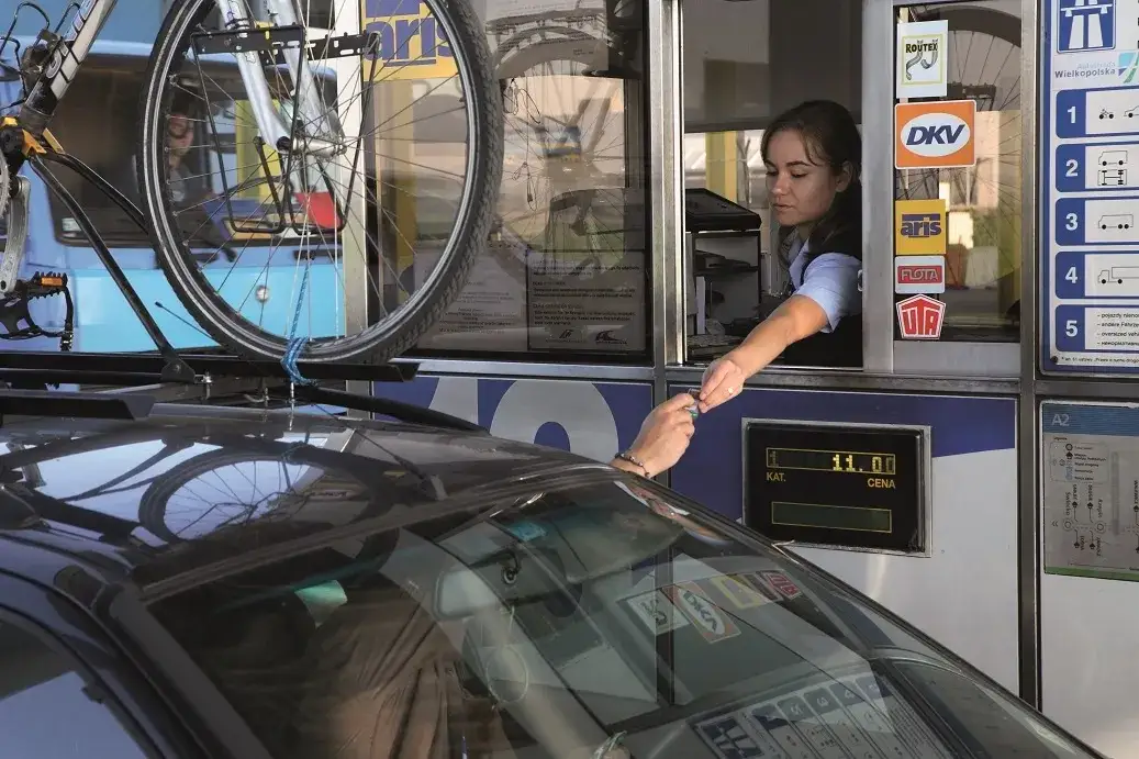 Jak płacić za autostrady w Polsce i uniknąć zbędnych kosztów
