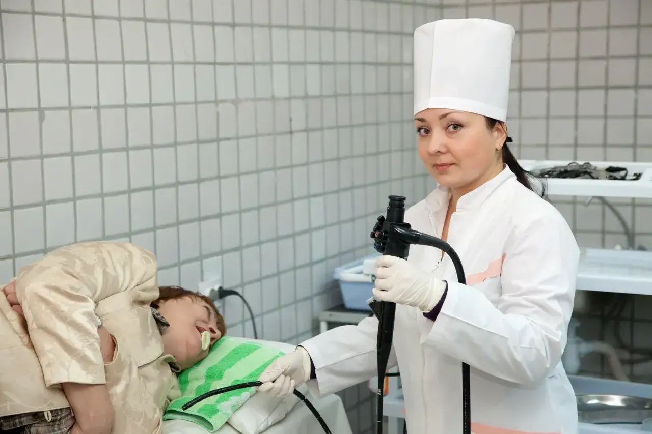 Czy można pić alkohol dzień przed gastroskopią - Poznaj ważne zalecenia lekarzy