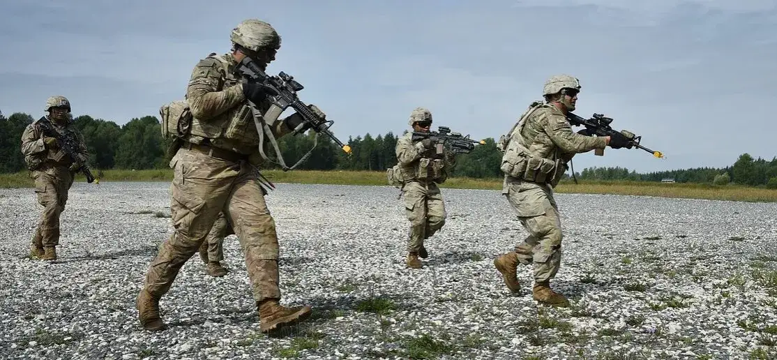 Regulamin umundurowania WP: Kluczowe zasady i wymagania dla uczniów