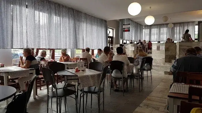 Gdzie zjeść w Mielnie? Odkryj najlepsze restauracje i lokale