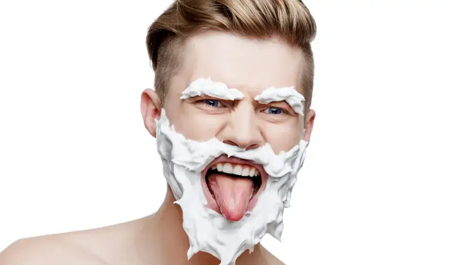 Czy golić pierwszy zarost? Kluczowe wskazówki i porady dla młodych mężczyzn