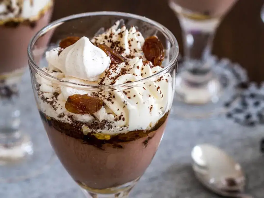 Jak zrobić pudding z budyniu – prosta receptura bez grudek