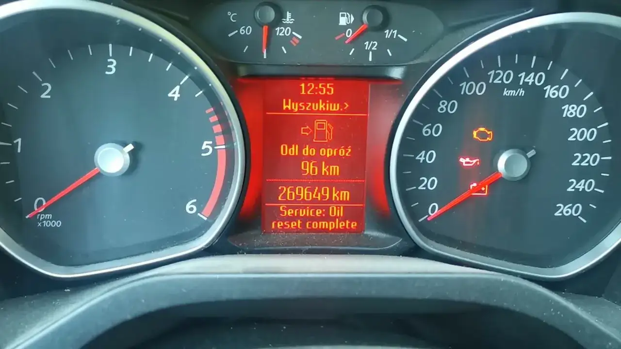 Jak skasować komunikat o koniecznej wymianie oleju w Fordzie?