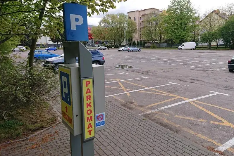 Gdzie zaparkować w Kołobrzegu? Odkryj najlepsze opcje parkingowe