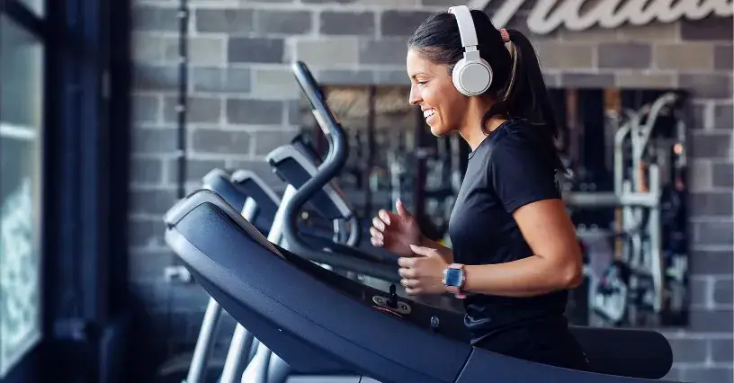 Bieżnia czy orbitrek - który sprzęt lepszy dla Twojej kondycji?