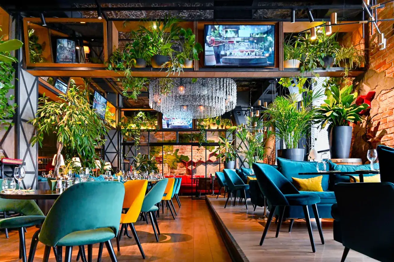 Gdzie zjeść w Warszawie? Odkryj najlepsze restauracje i smaki