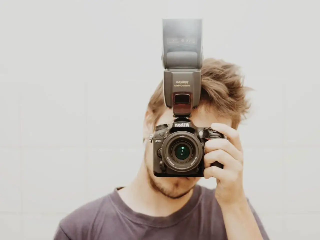 Lampa błyskowa Nikon jaką wybrać - najlepsze modele dla każdego fotografa