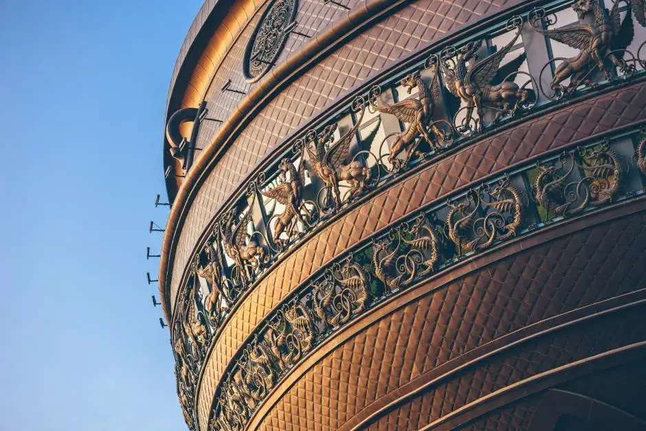 Kiedy budynek jest zabytkiem? Poznaj kluczowe kryteria i proces