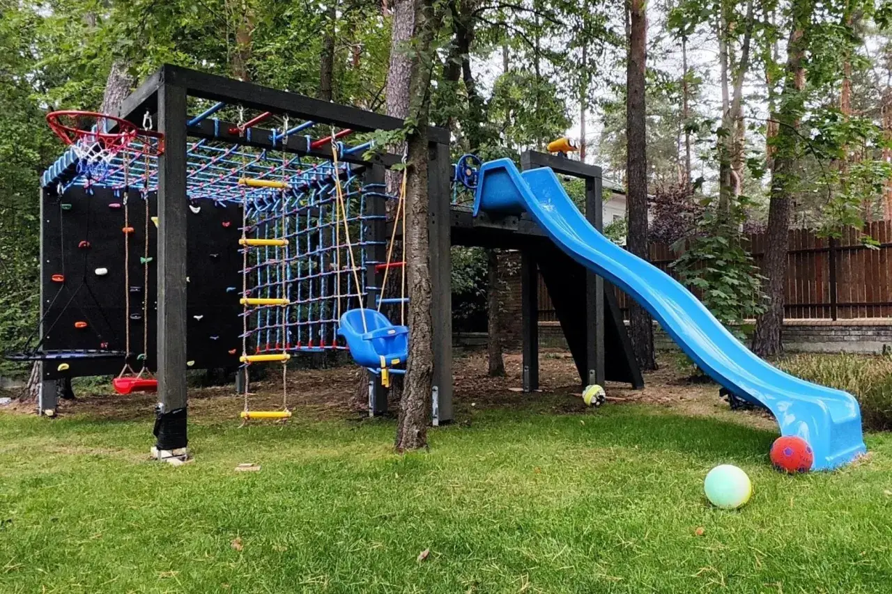 Jak skutecznie zakotwić plac zabaw? Uniknij 5 błędów!