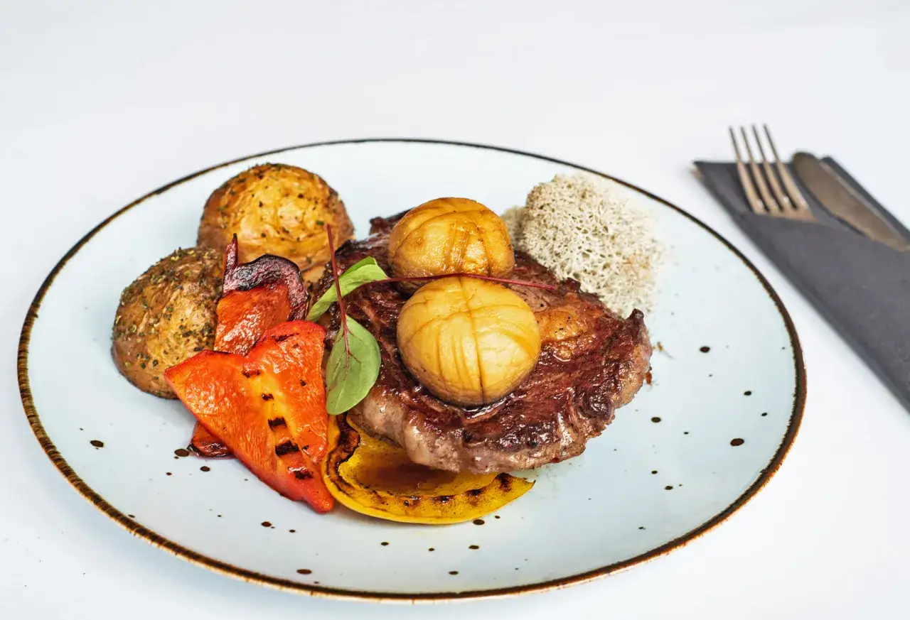 Gdzie zjeść w Nałęczowie? Odkryj najlepsze restauracje i smaki