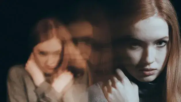 Osobowość schizoidalna objawy: jak je rozpoznać i zrozumieć