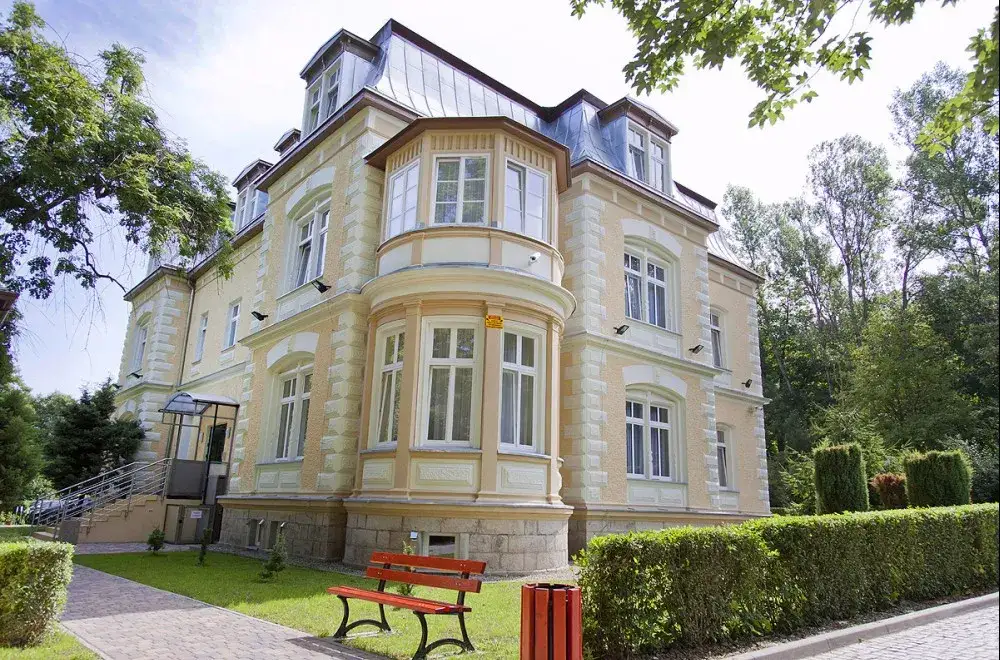 Sanatorium Jan Kazimierz Duszniki-Zdrój NFZ – skuteczne leczenie i rehabilitacja