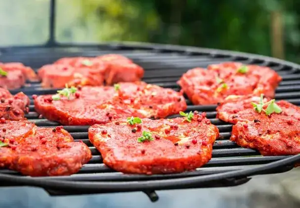Karkówka z grilla: Jak zrobić soczystą i kruchą? Poradnik