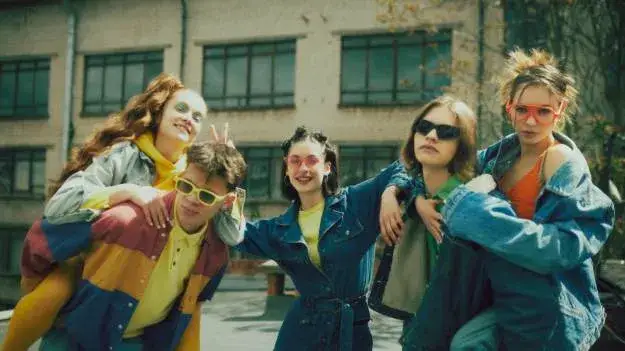 Co leciało w radiu RMF FM? Odkryj najnowsze hity i utwory