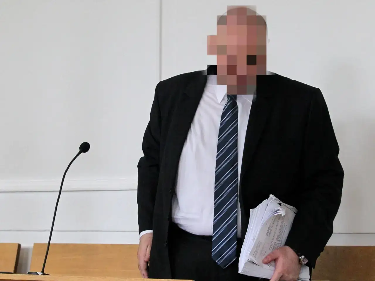 Niewykonanie wyroku sądu: Komornik, grzywny, a nawet więzienie