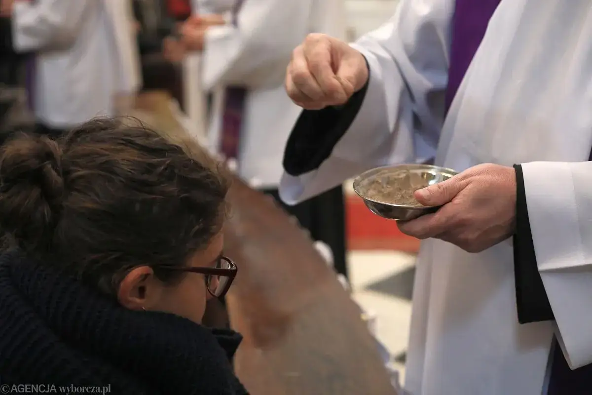 Co mówi ksiądz w Środę Popielcową? Znaczenie słów