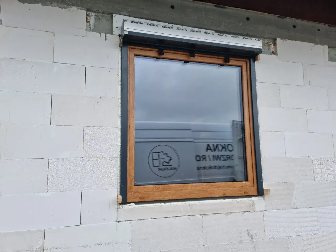 Rolety zewnętrzne: Nadstawne czy podtynkowe? Jak wybrać?