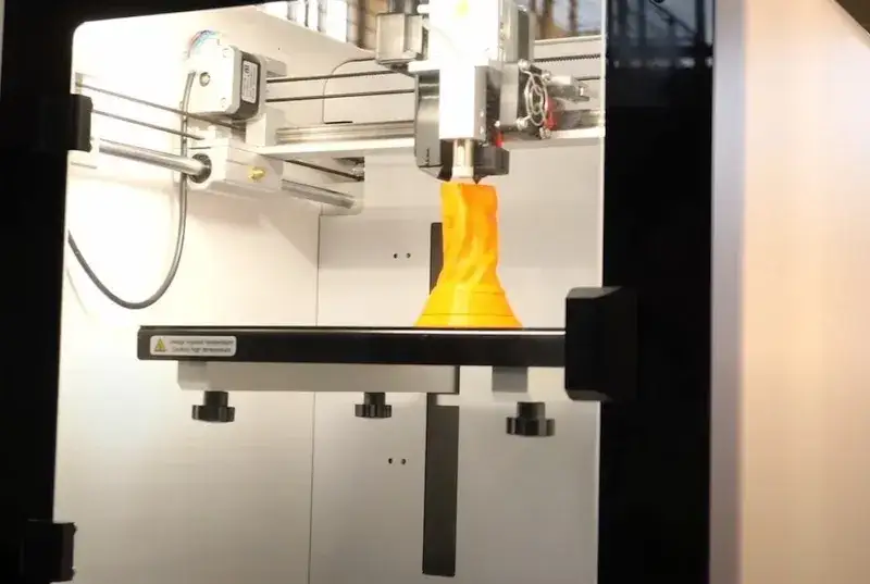 Jak zacząć druk 3D: wybór drukarki i materiałów dla początkujących