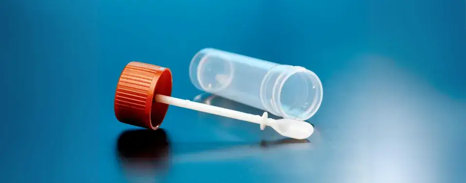 Jak pobrać kał na lamblie – uniknij najczęstszych błędów w badaniach