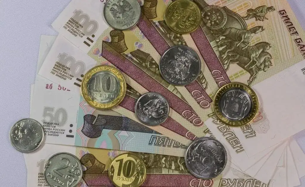 Jaka waluta w Rosji? Poznaj rubla i uniknij nieporozumień!