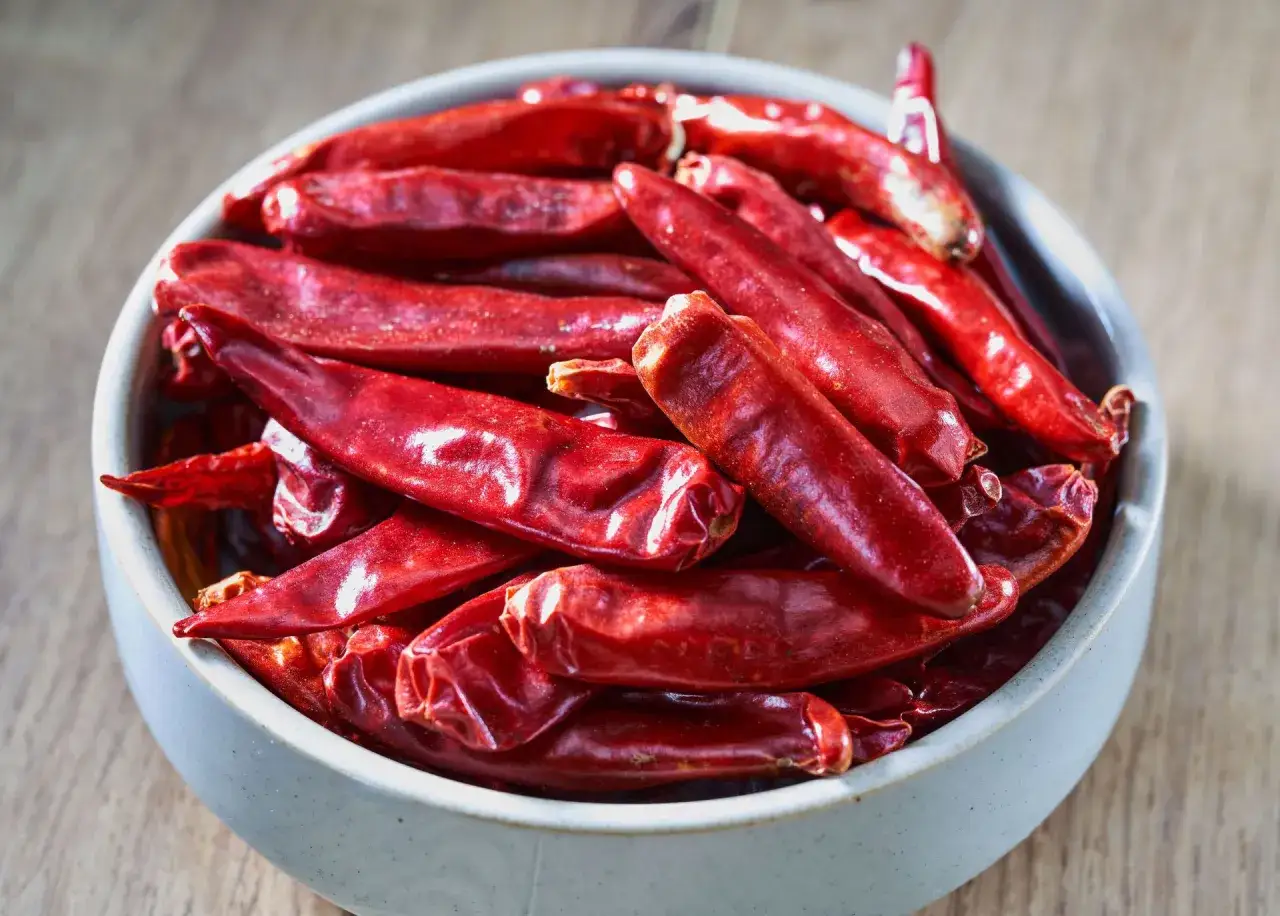 Jak złagodzić ostrość zupy? Skuteczne sposoby na łagodniejszy smak