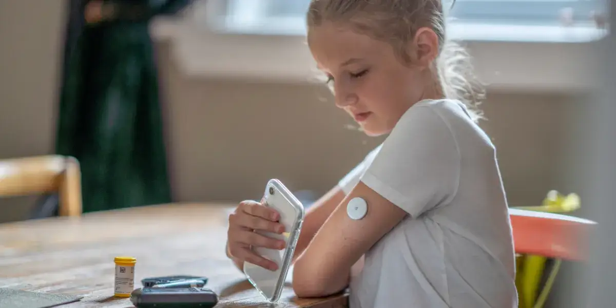 Jak żyć z cukrzycą u dziecka - praktyczne porady i wsparcie emocjonalne