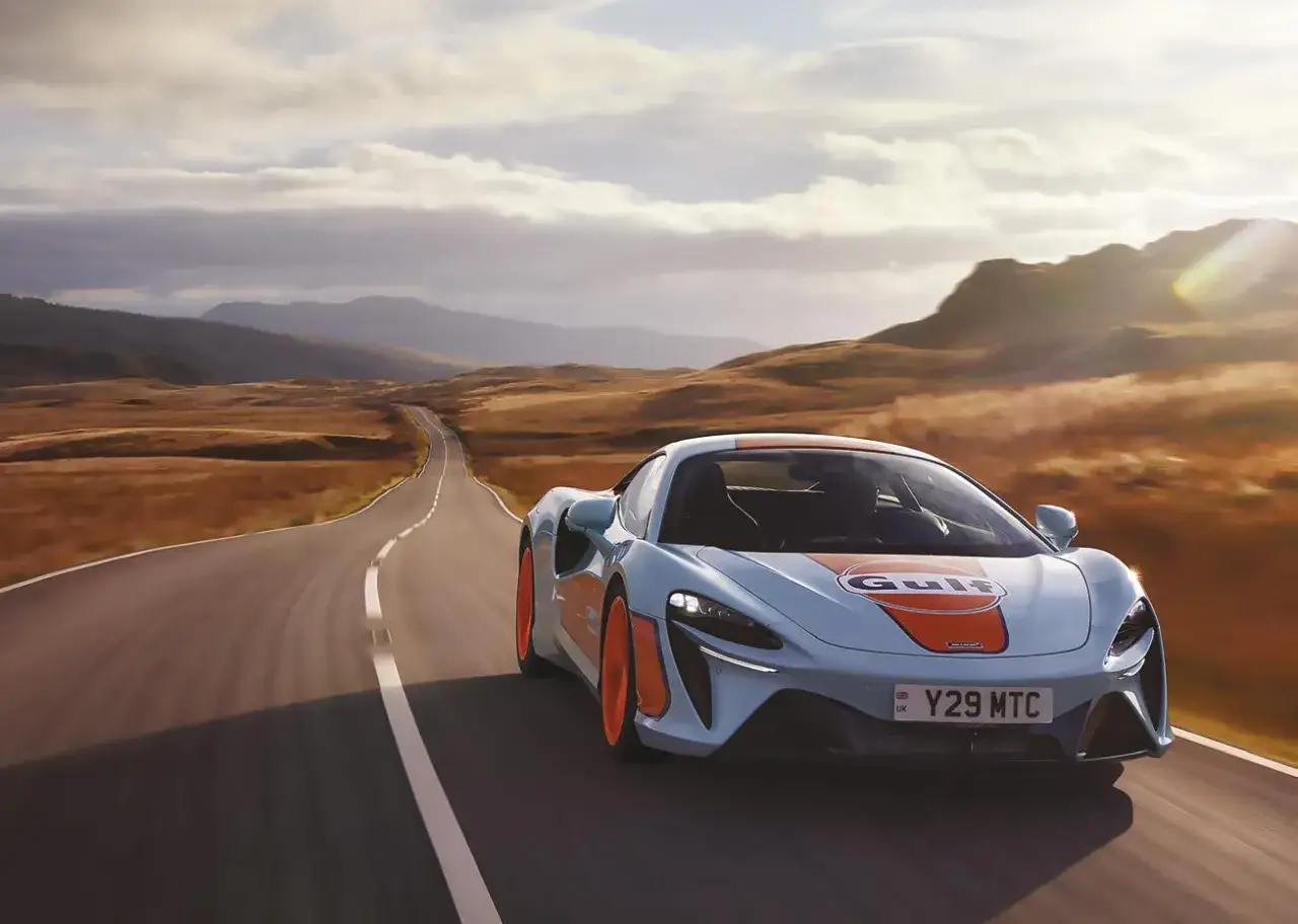 Zużyte świece zapłonowe: Rozpoznaj objawy, oszczędź na naprawach