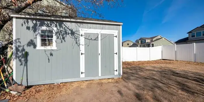 Jakie budynki gospodarcze można postawić bez pozwolenia? Sprawdź!