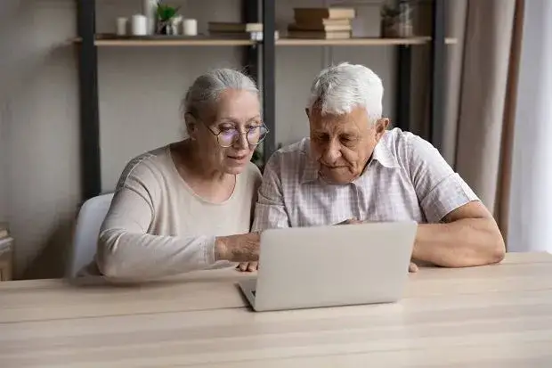 Czy urlop wychowawczy przed 1999 to okres składkowy? Sprawdź wpływ na emeryturę