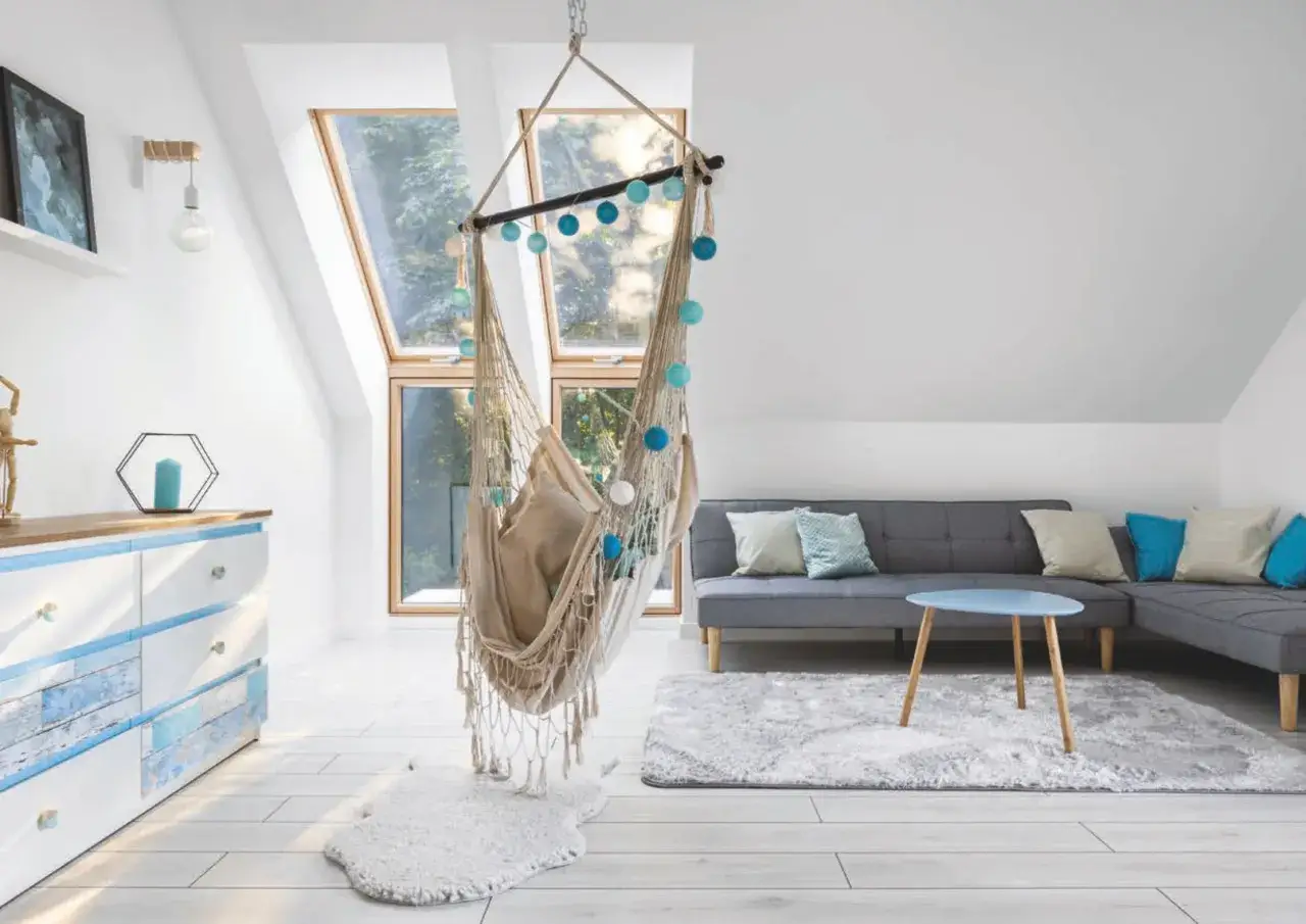 Jak zamontować krzesło brazylijskie do sufitu? Poradnik eksperta