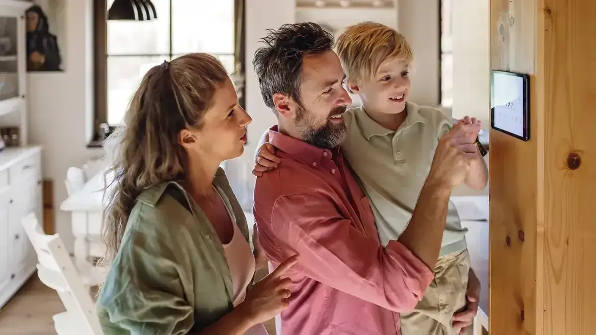 Kocioł indukcyjny czy pompa ciepła – co wybrać, aby zaoszczędzić?