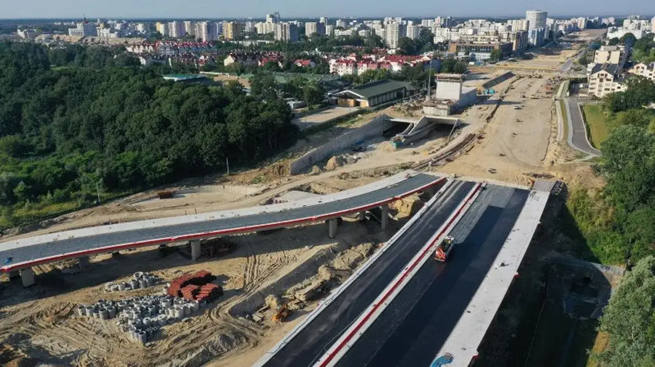 Ile kosztuje kilometr asfaltu? Poznaj ukryte wydatki i czynniki wpływające na cenę